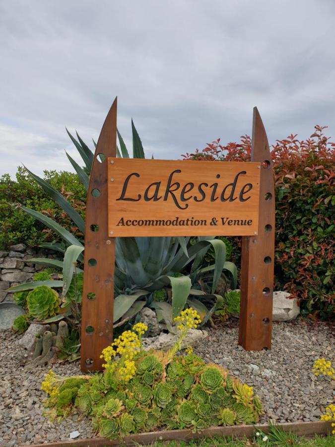 Accommodation At Lakeside Oamaru Exterior foto